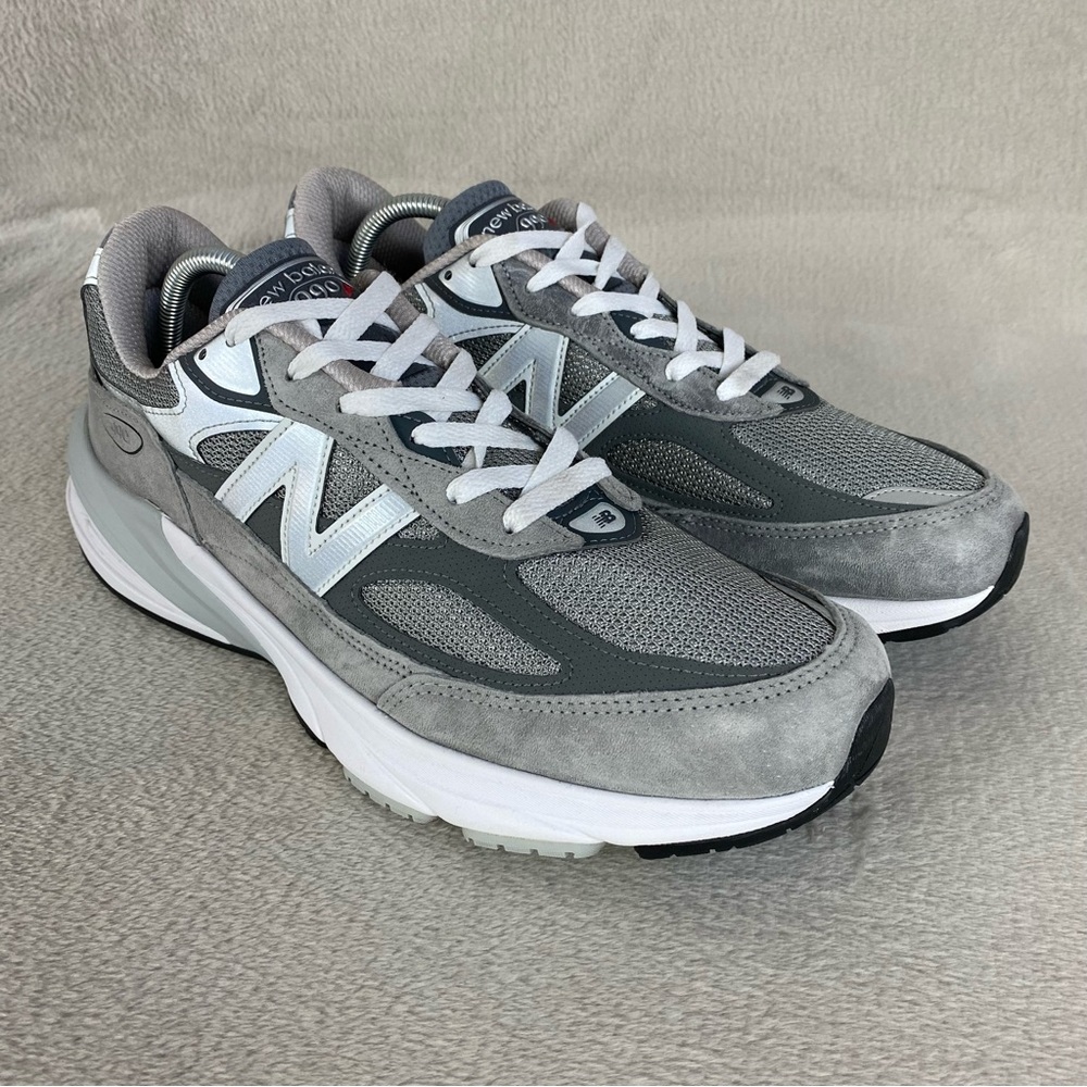 New Balance 990v6 Men's Running Shoes Size 11.5 Gray White Suede Walking Sneaker - Picture 1 of 10